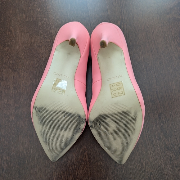 Shoes - Picture 5 of 7